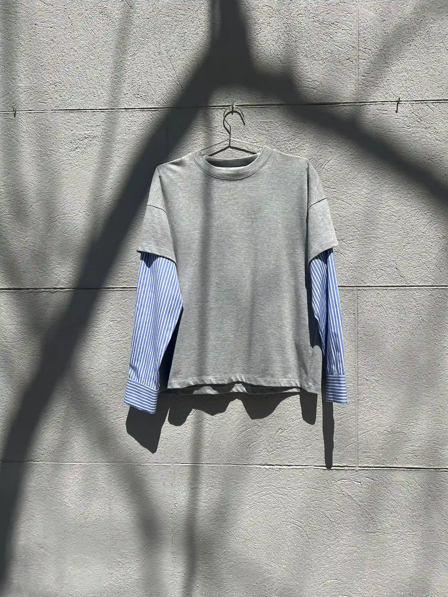 CAMISA-SUDADERA GRIS/AZUL / SOLOTRE