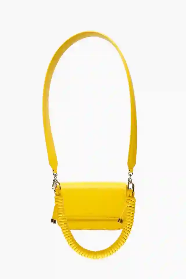 PANTONE AMARILLO /OLIVIA MAREQUE