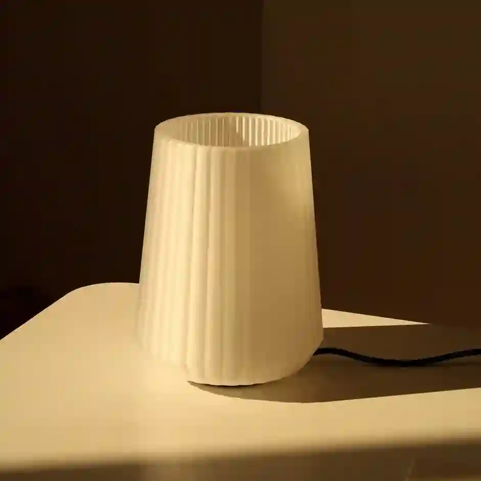 LÁMPARA MIZAR TILT DE MESA / MENDELEK STUDIO