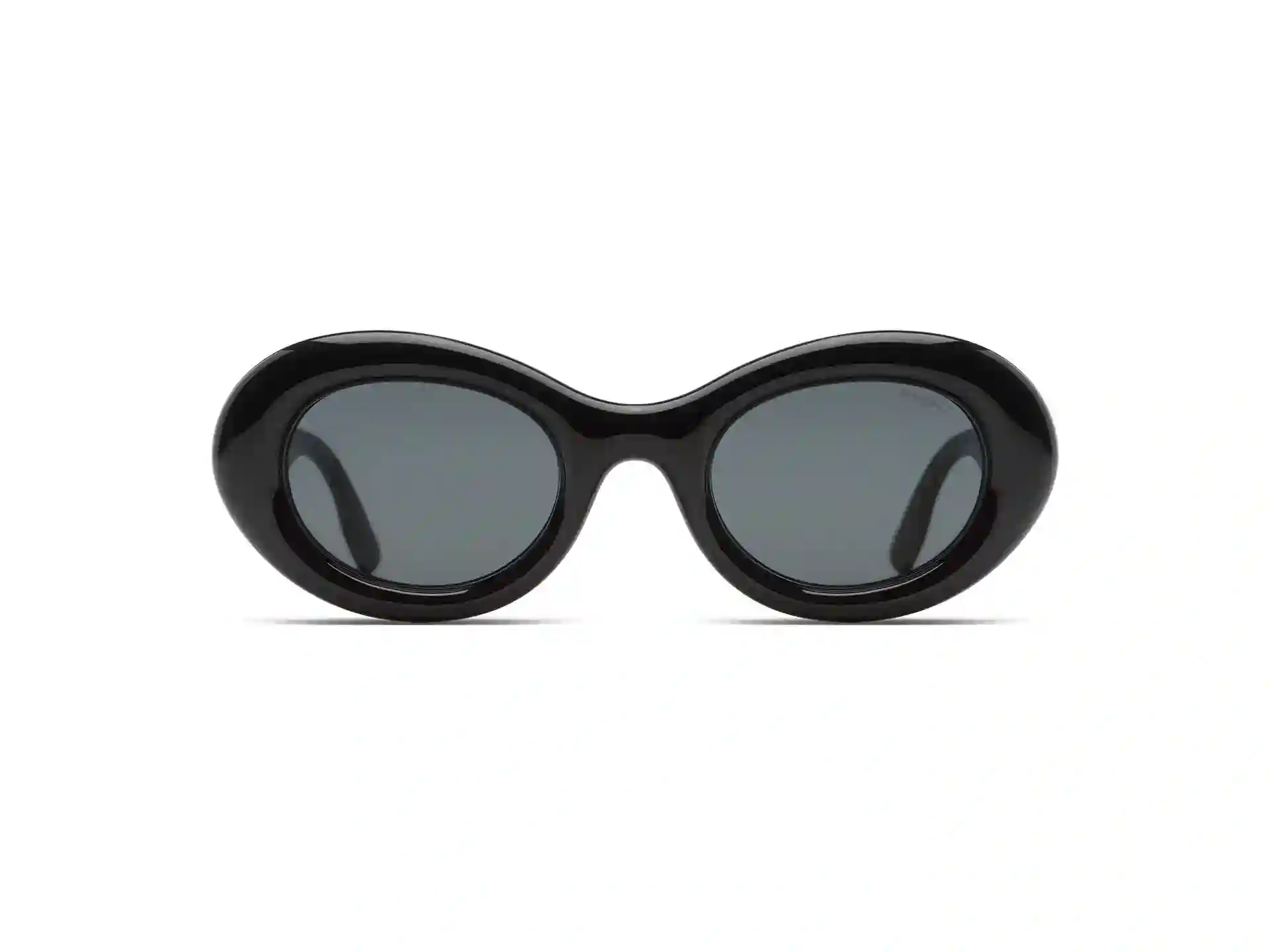 Molly Black / Komon
