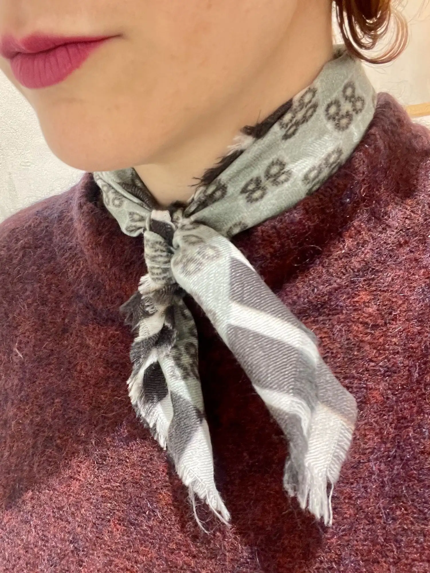 PAÑUELO MINI GRIS / MAITANE BILBAO