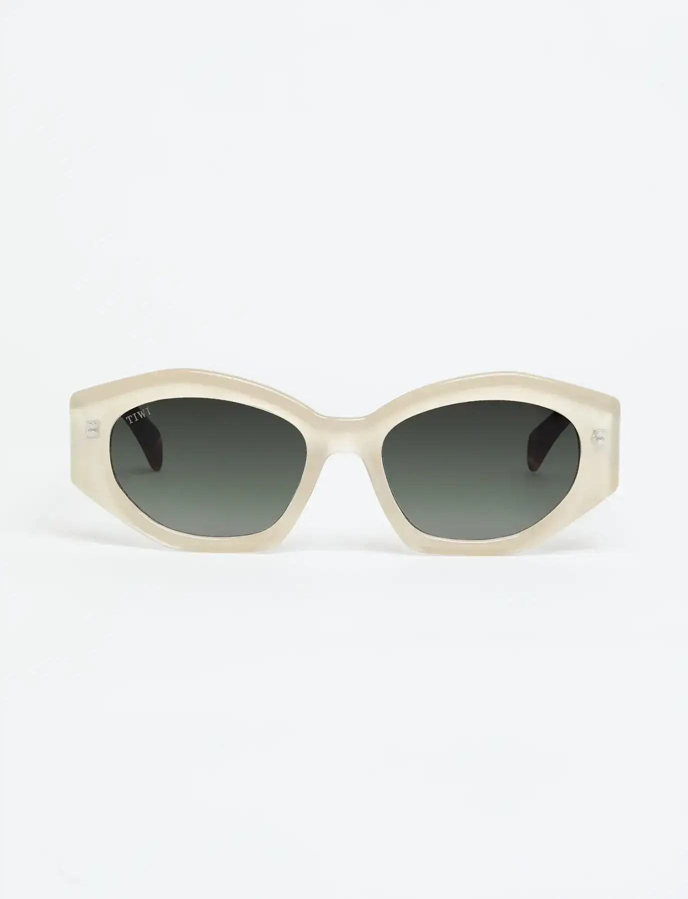 Colette 200 / Tiwi