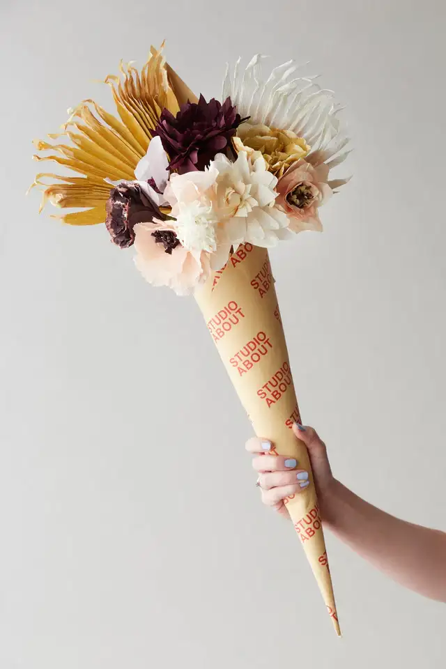 RAMO DE 11 FLORES ETERNAS / STUDIO ABOUT