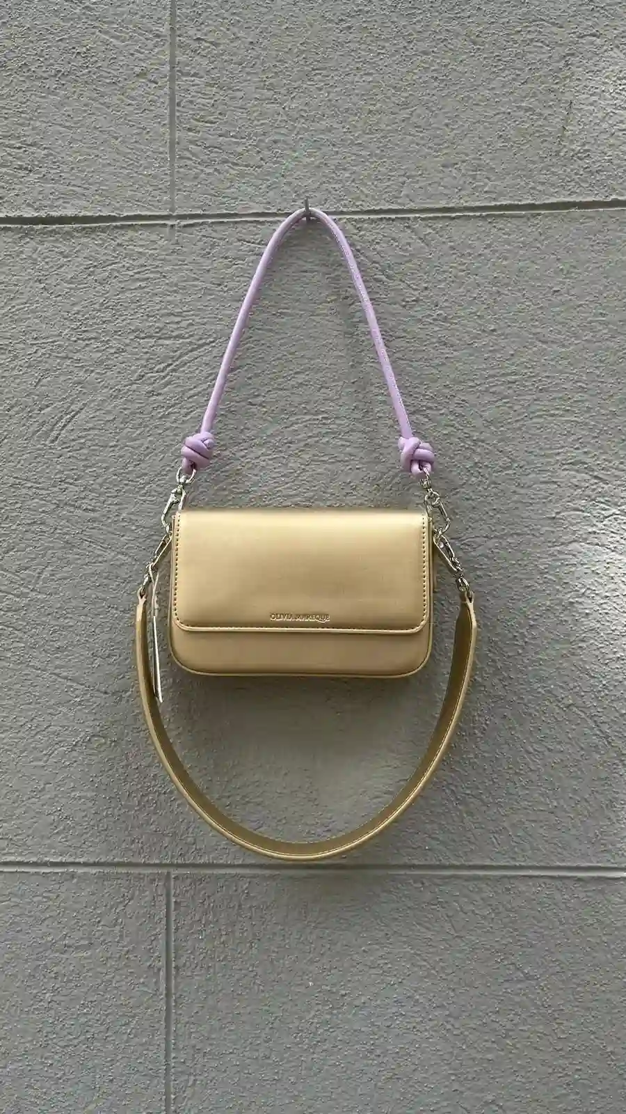 PANTONE DORADO/ HOMBRO NUDO LILA / PLANA DORADA