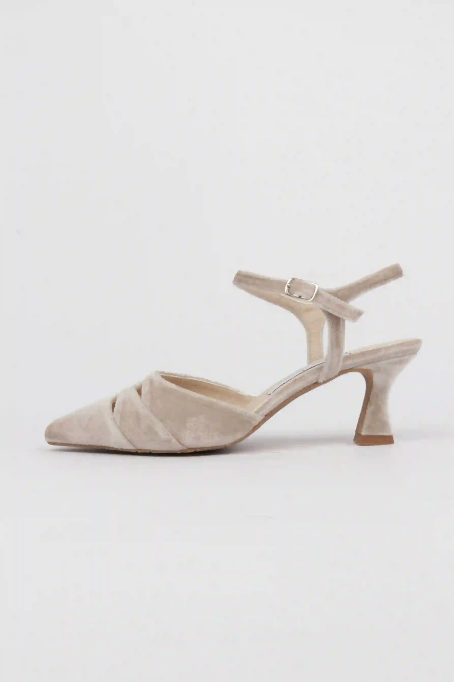 Tuapa velvet shoes Detail bracelet
