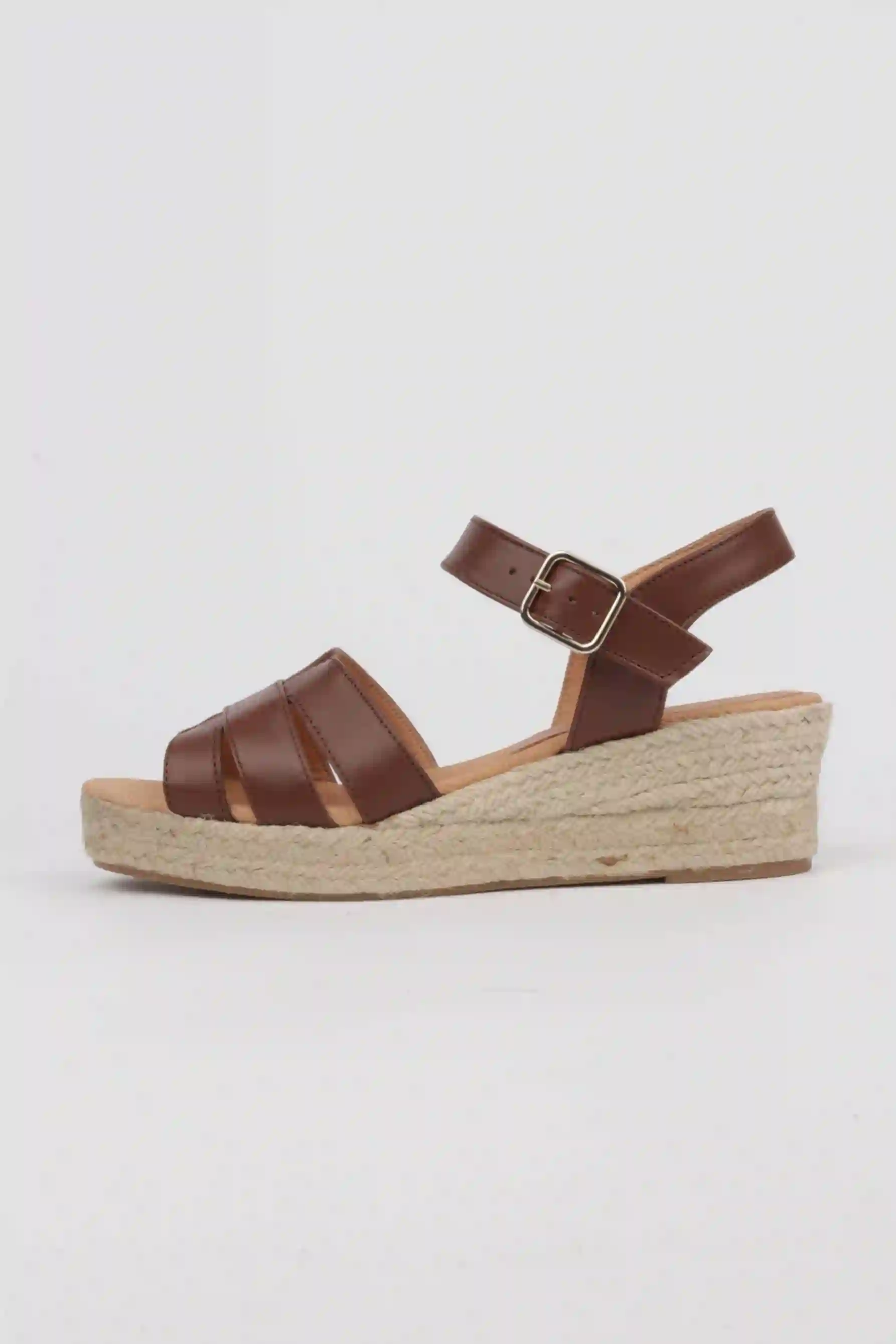 Sandalias marrones cuña baja y plataforma