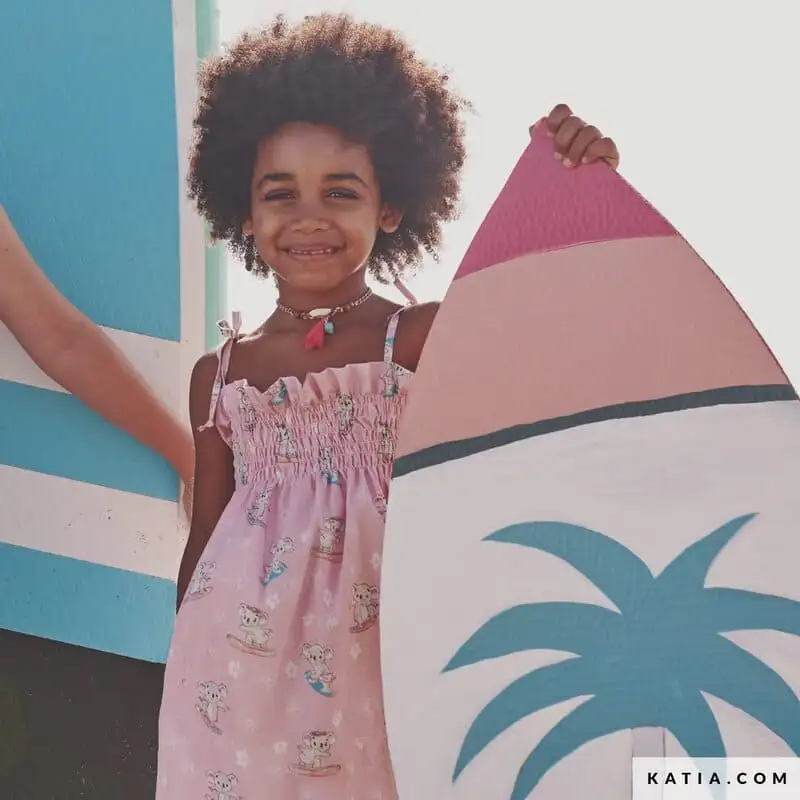 KATIA FABRICS TRAVEL POSTCARDS MAGAZINE - Image 4