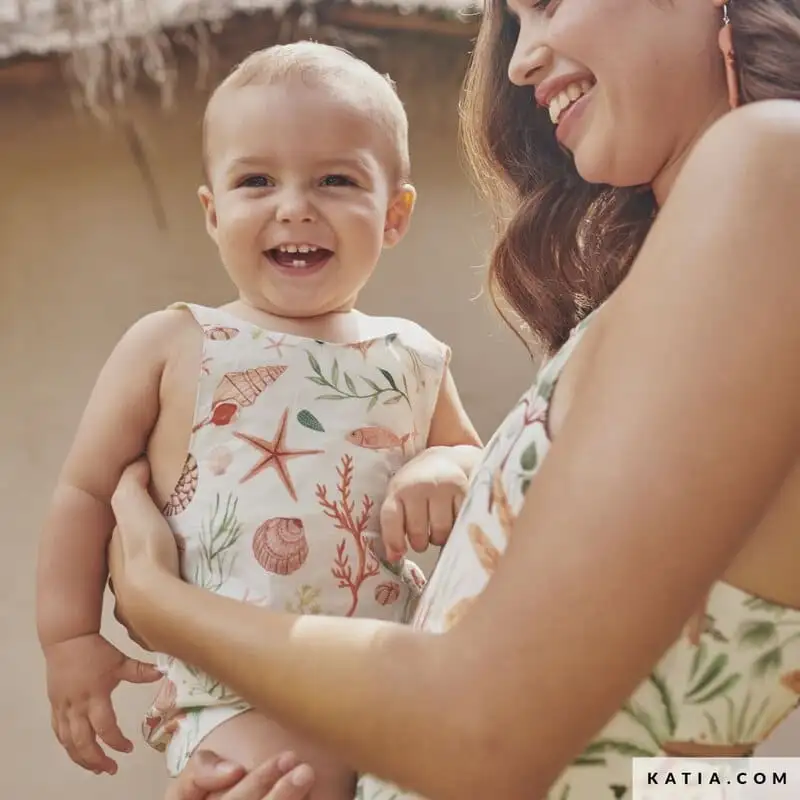 KATIA FABRICS TRAVEL POSTCARDS MAGAZINE - Image 28
