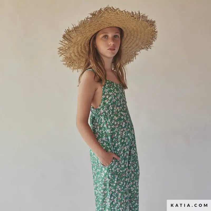 KATIA FABRICS TRAVEL POSTCARDS MAGAZINE - Image 38