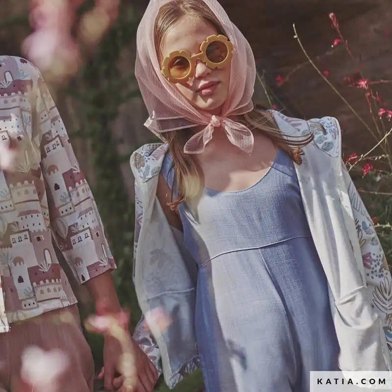 KATIA FABRICS TRAVEL POSTCARDS MAGAZINE - Image 39