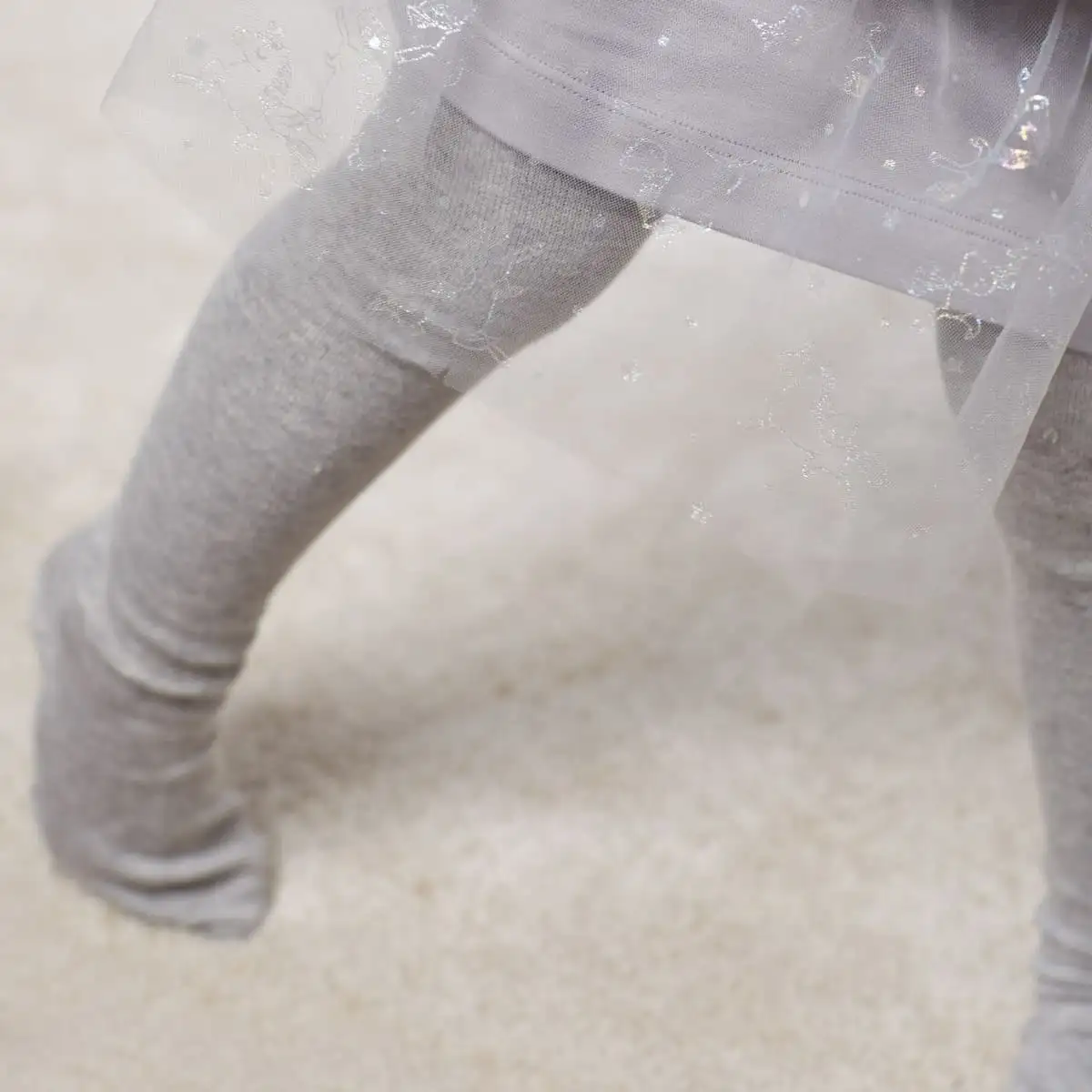 Tela Tul Silver GREY UNICORNS - Image 2