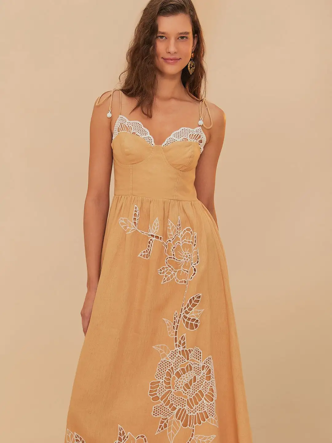 Sand Richelieu Midi Dress - Imagen 3