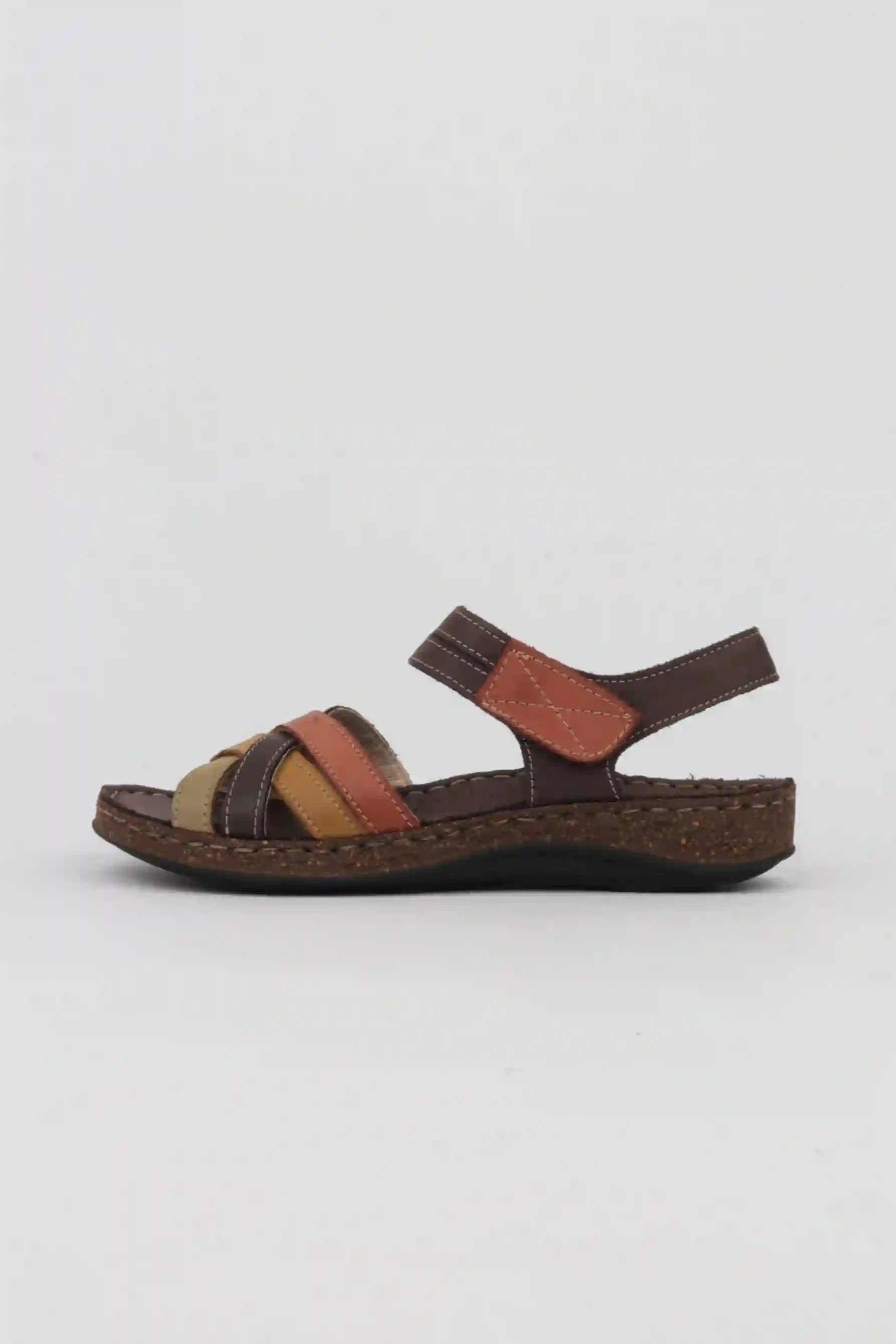 Sandalias marrones Walk and Fly tiras colores