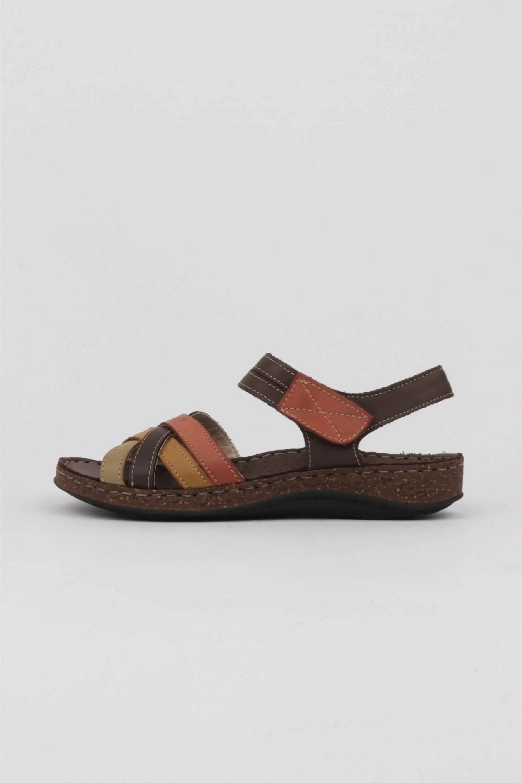 Sandalias marrones Walk and Fly tiras colores
