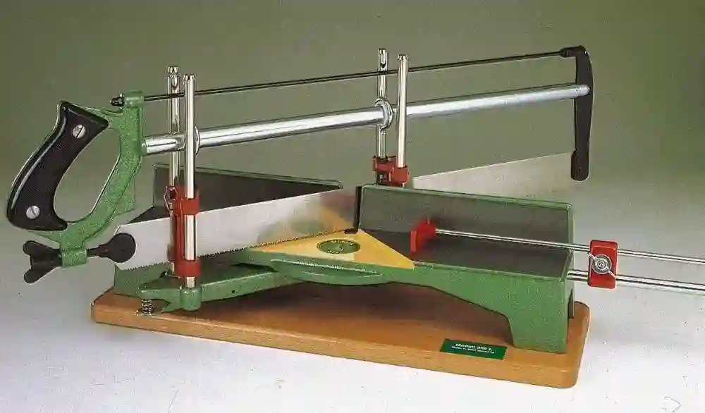 Ingleteadora manual de sobremesa en fundición Ulmia