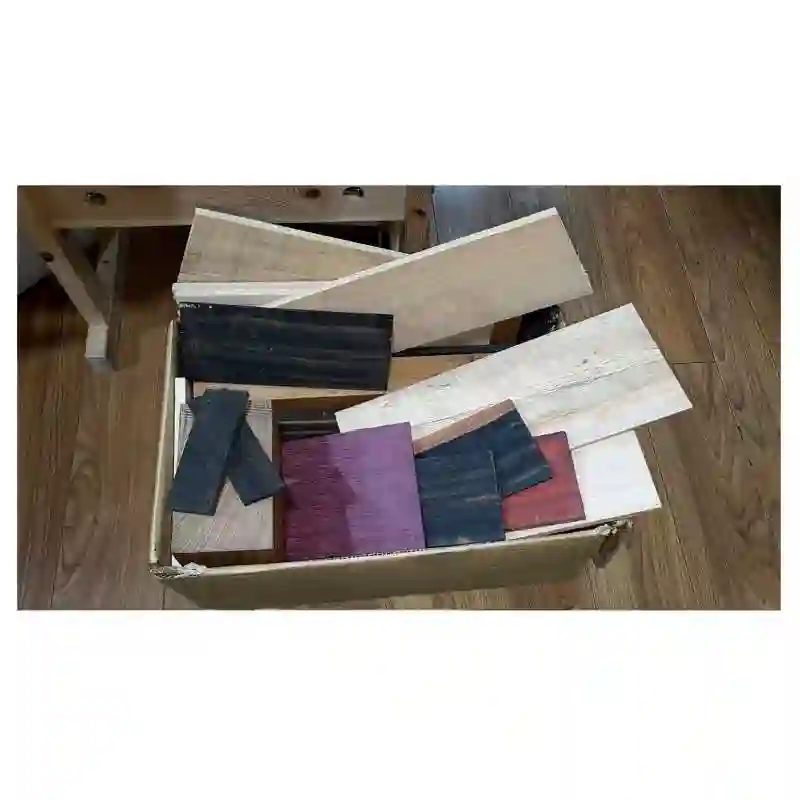 Caja de tablillas surtidas de madera para instrumentos musicales