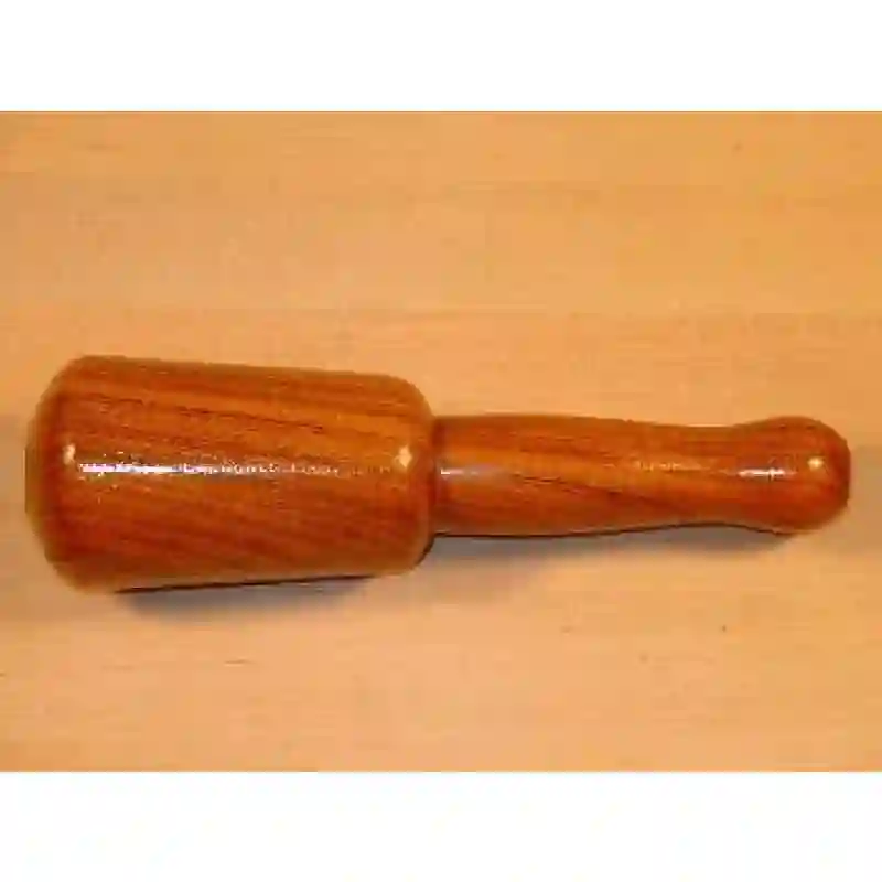 Maza de jatoba pequeña barnizada de una pieza, 330 g Comercial Pazos