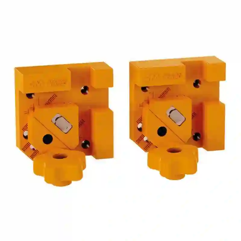 CFC-002 ABRAZADERAS AJUSTABLES PARA JUNTAS DE ESQUINA CMT