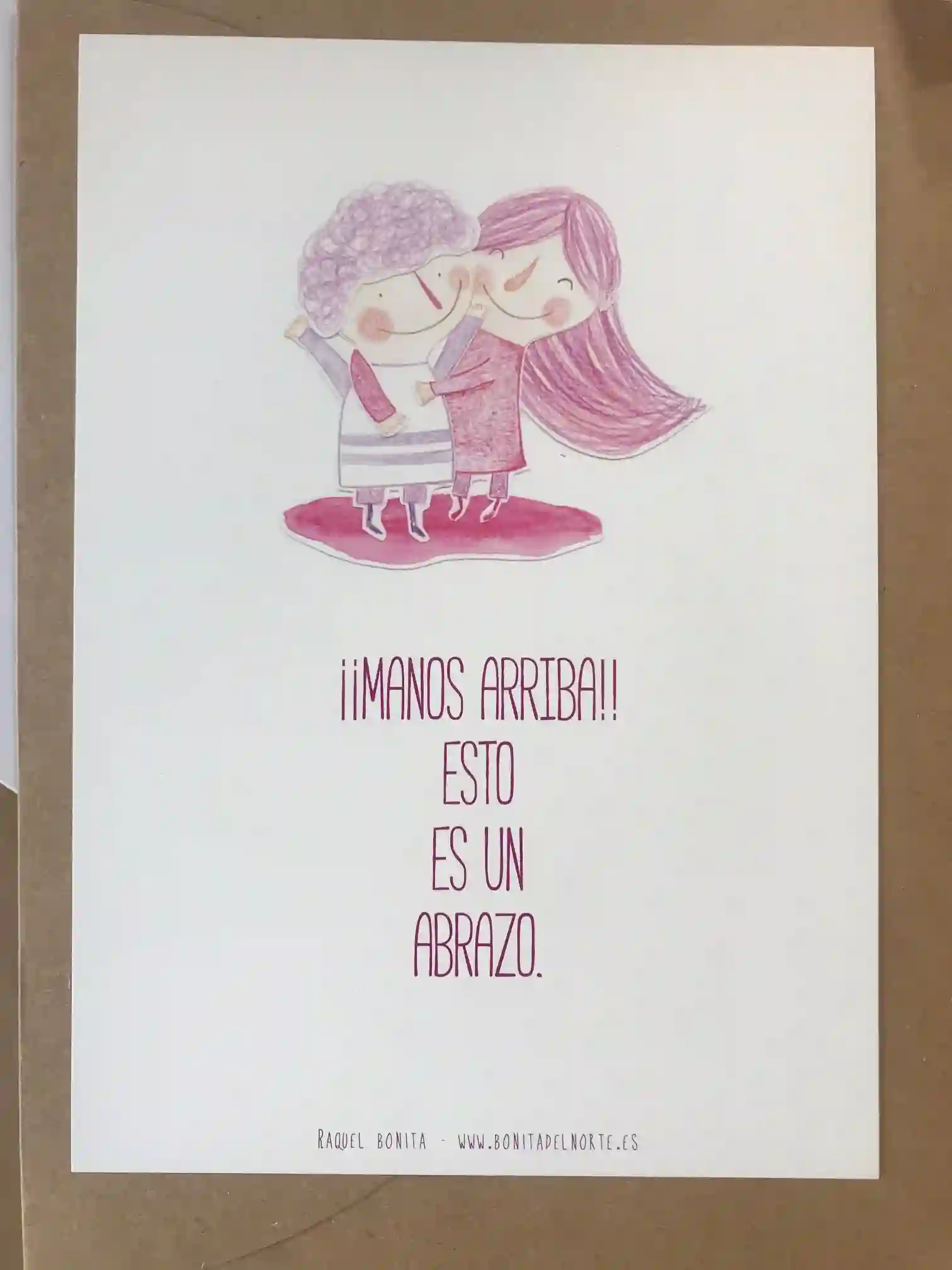 Tarjetón de regalo de Raquel Bonita. Abrazo