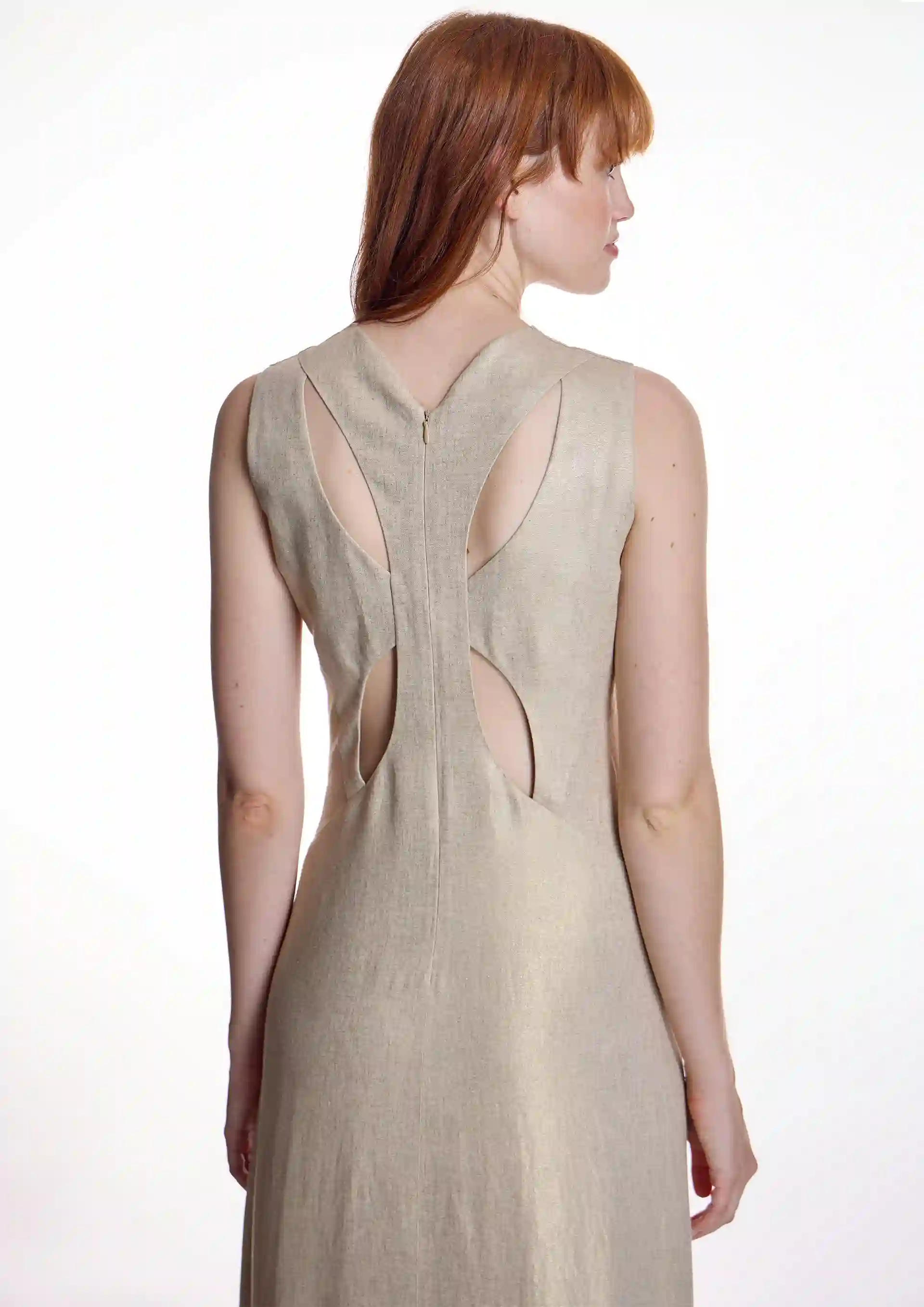 Vestido ALBA CONDE midi oro