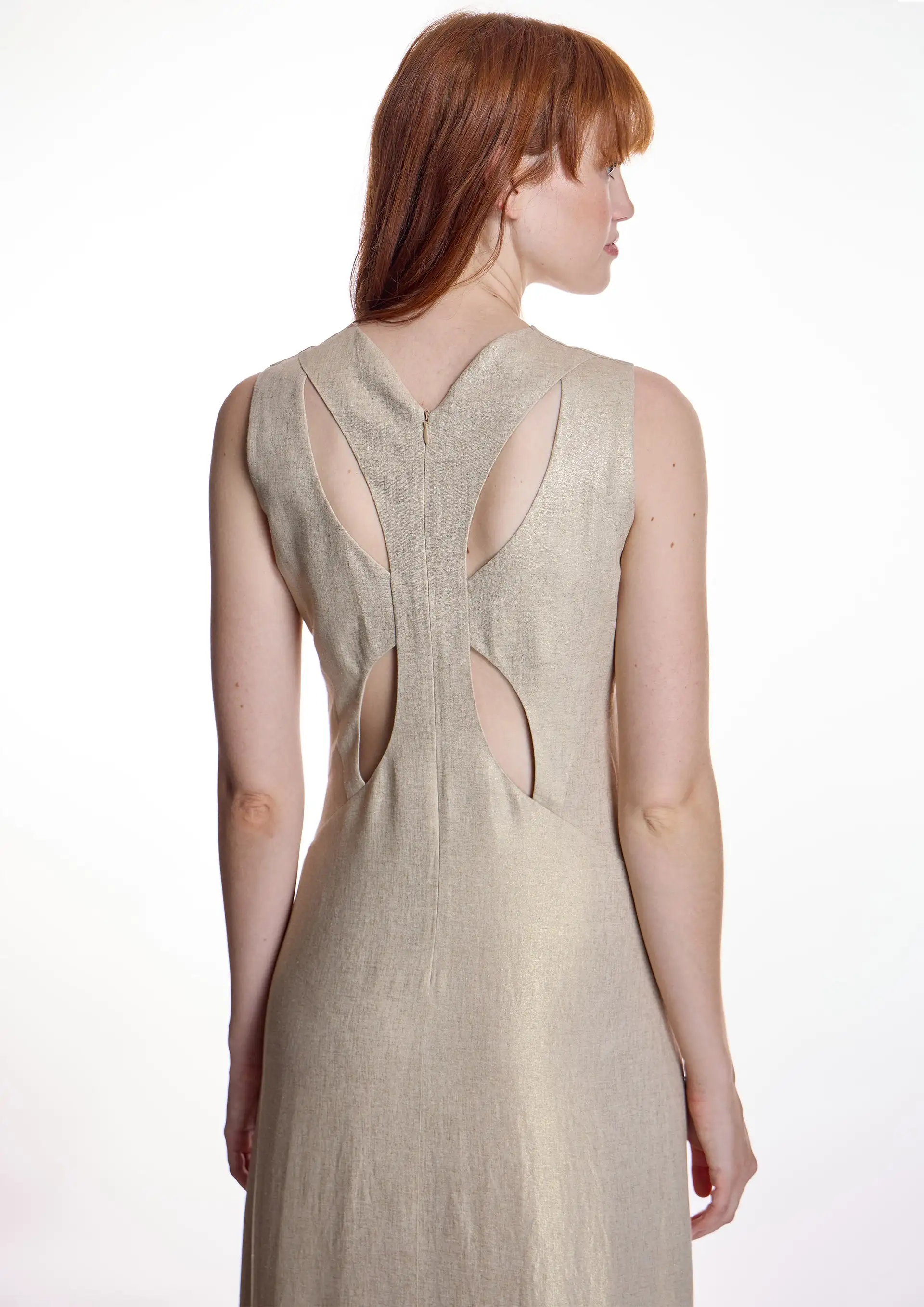Vestido ALBA CONDE midi oro