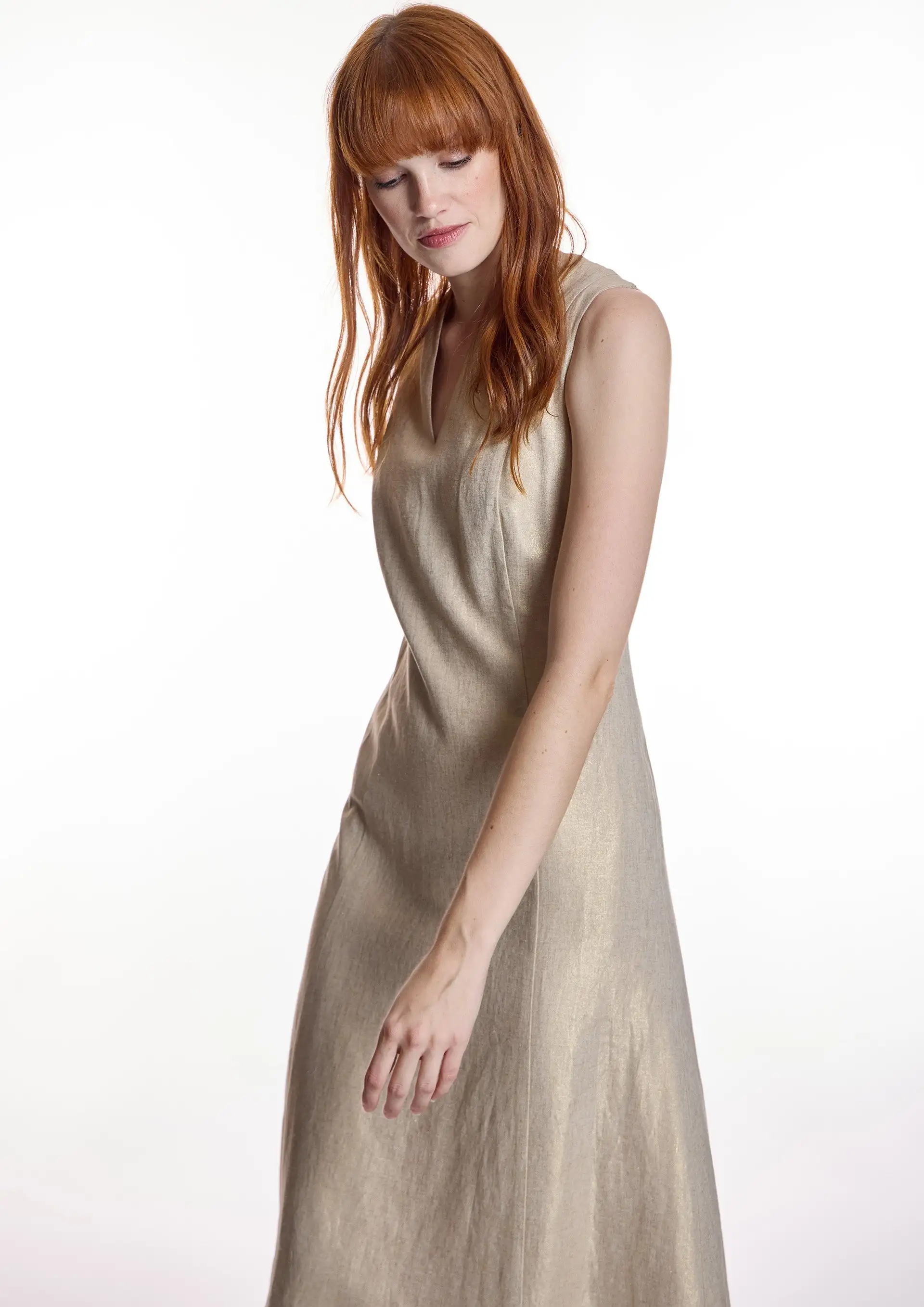 Vestido ALBA CONDE midi oro - Imagen 2