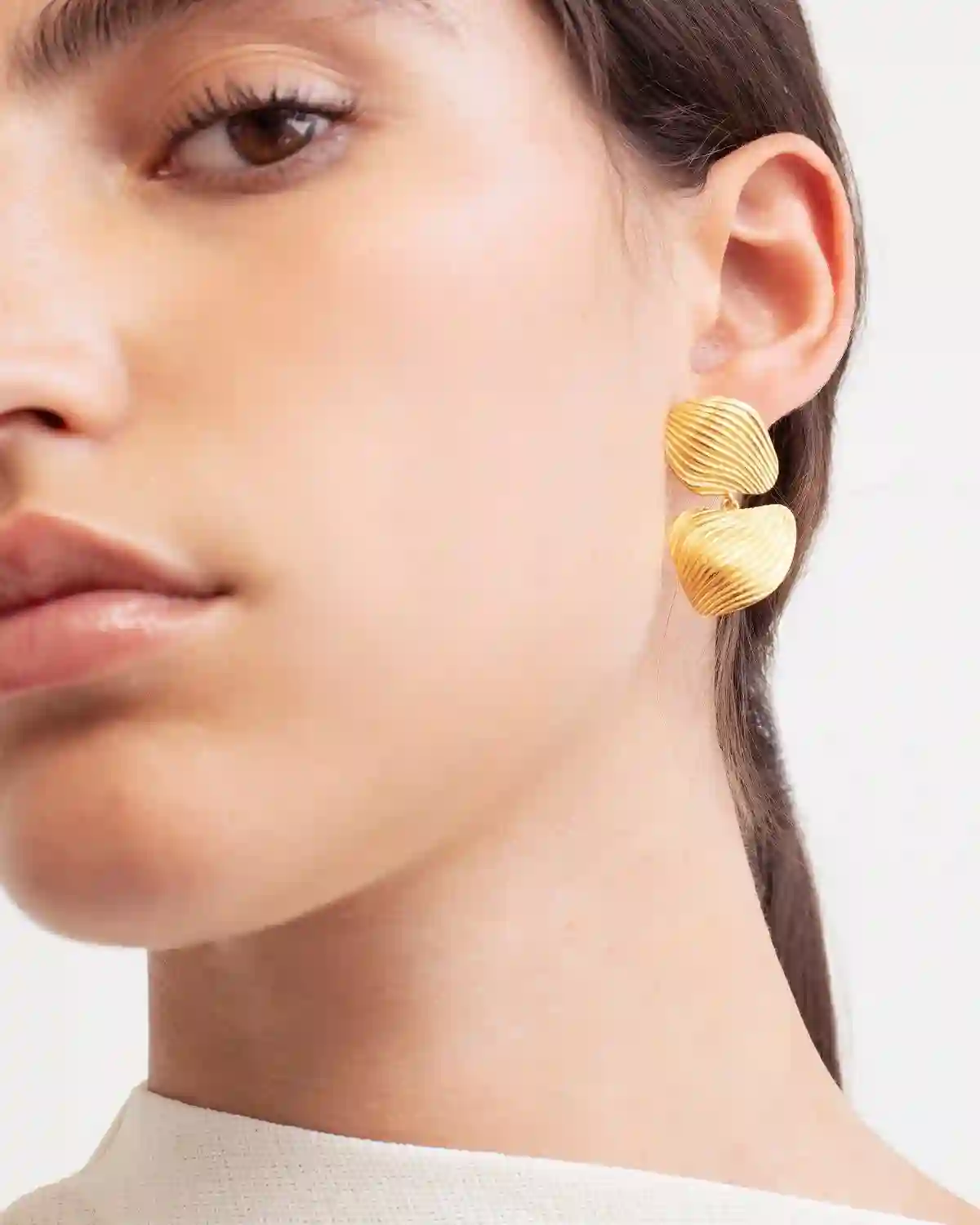 Pendientes largos dorados Onaria de Joidart