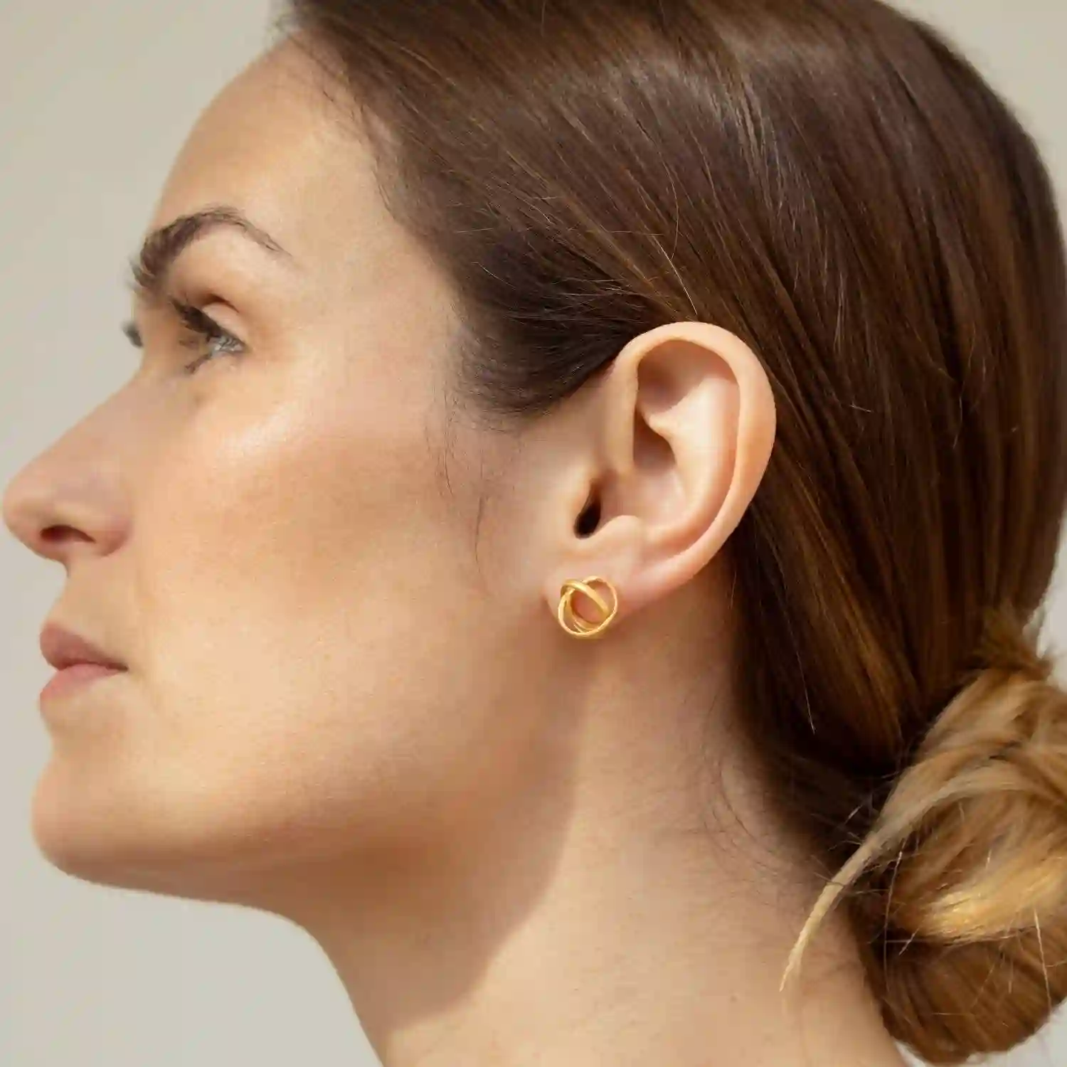 Pendientes originales dorados pequeños Embolic