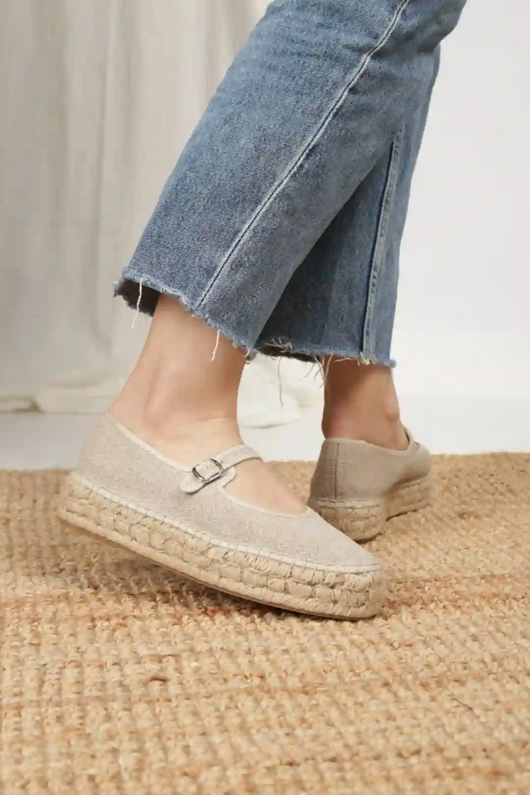 Alpargatas planas lino natural estilo merceditas