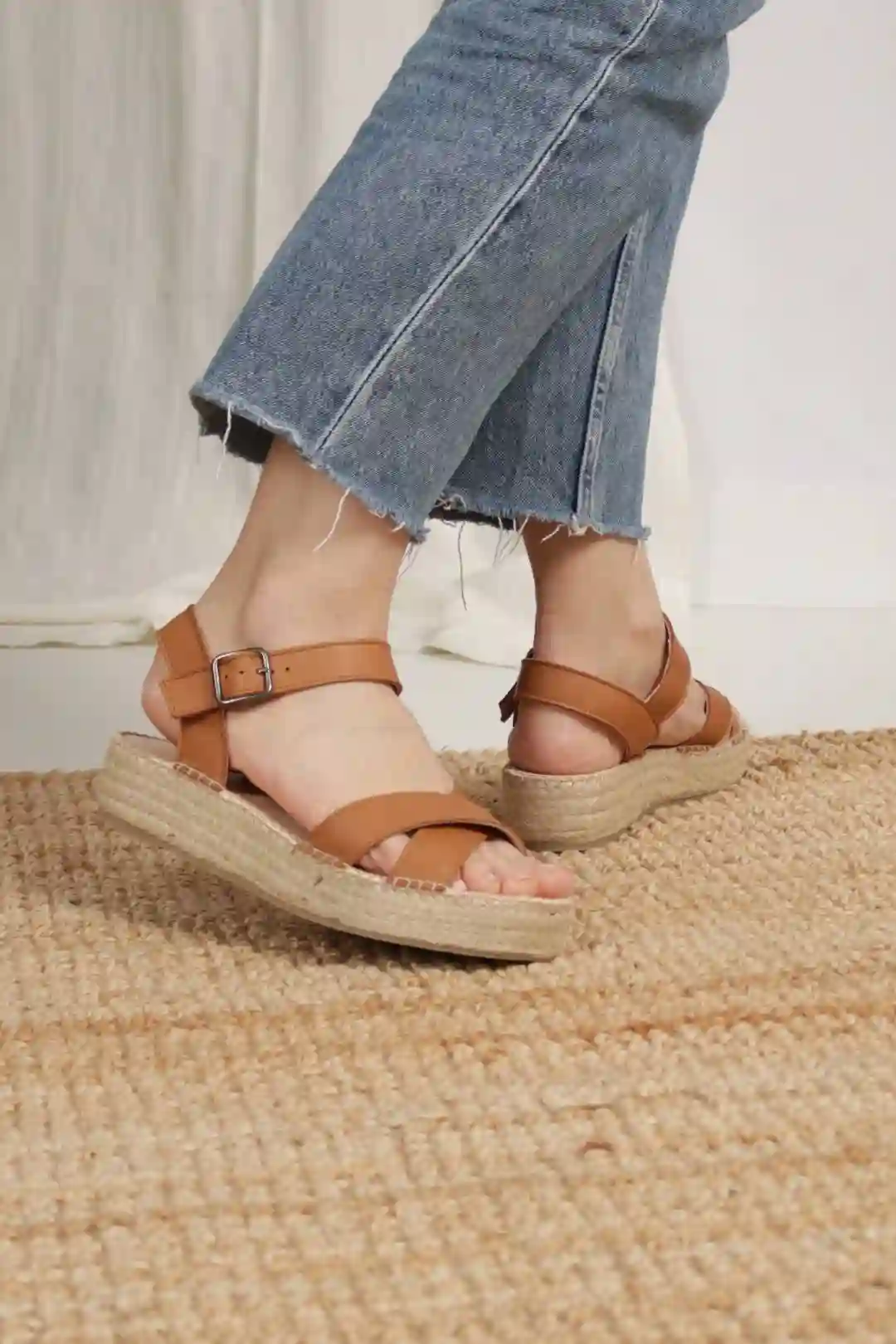 Sandalias de esparto marrones tiras cruzadas