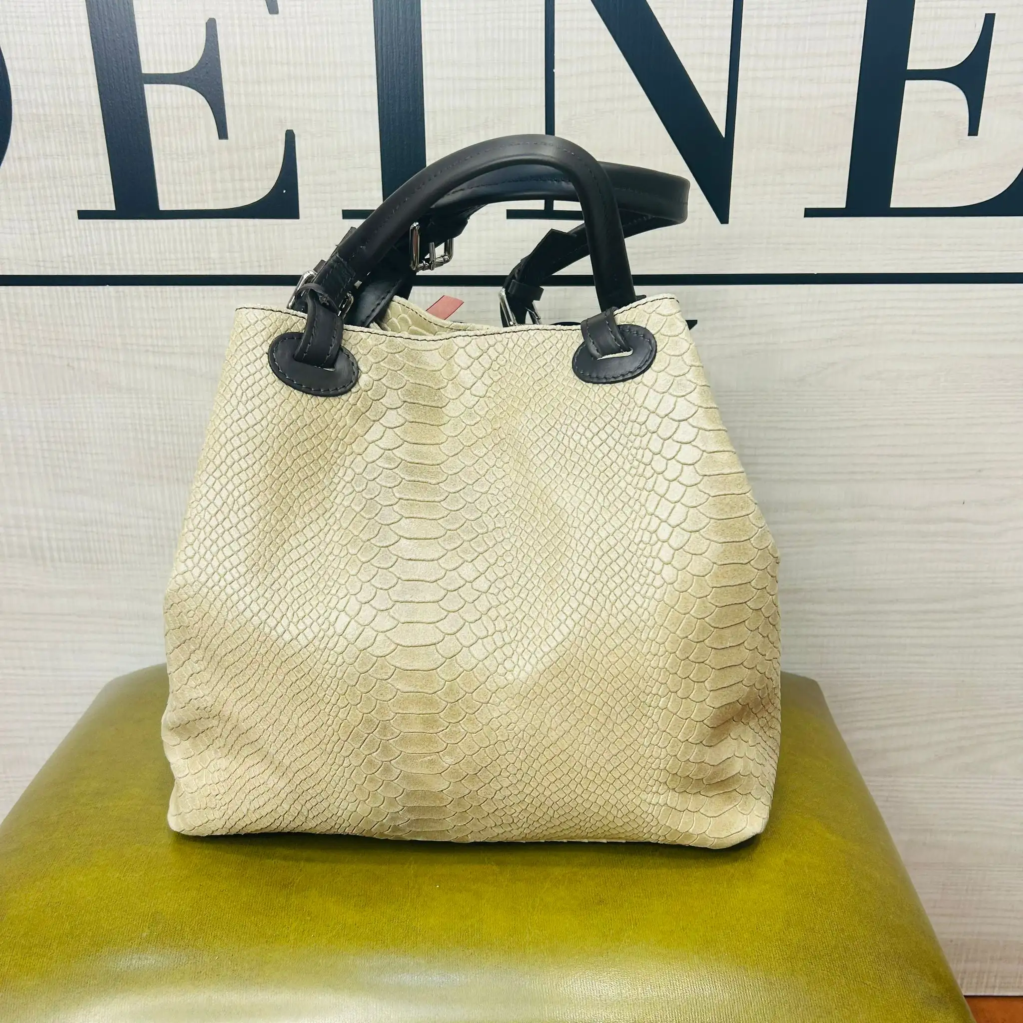 Snake -style leather bag - Image 2