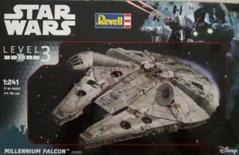 1:241 Halcón Milenario. Maqueta Revell
