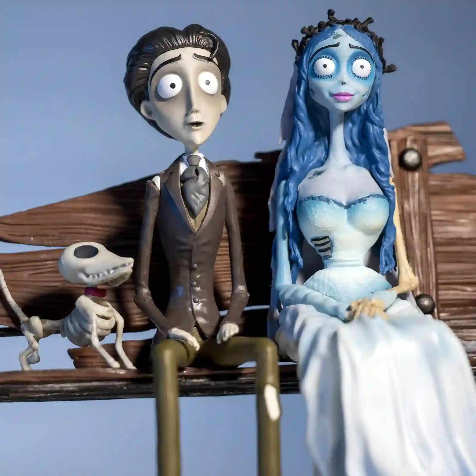 Figures Collector Set La novia cadáver en banco con Víctor y Zero. Tim Burton