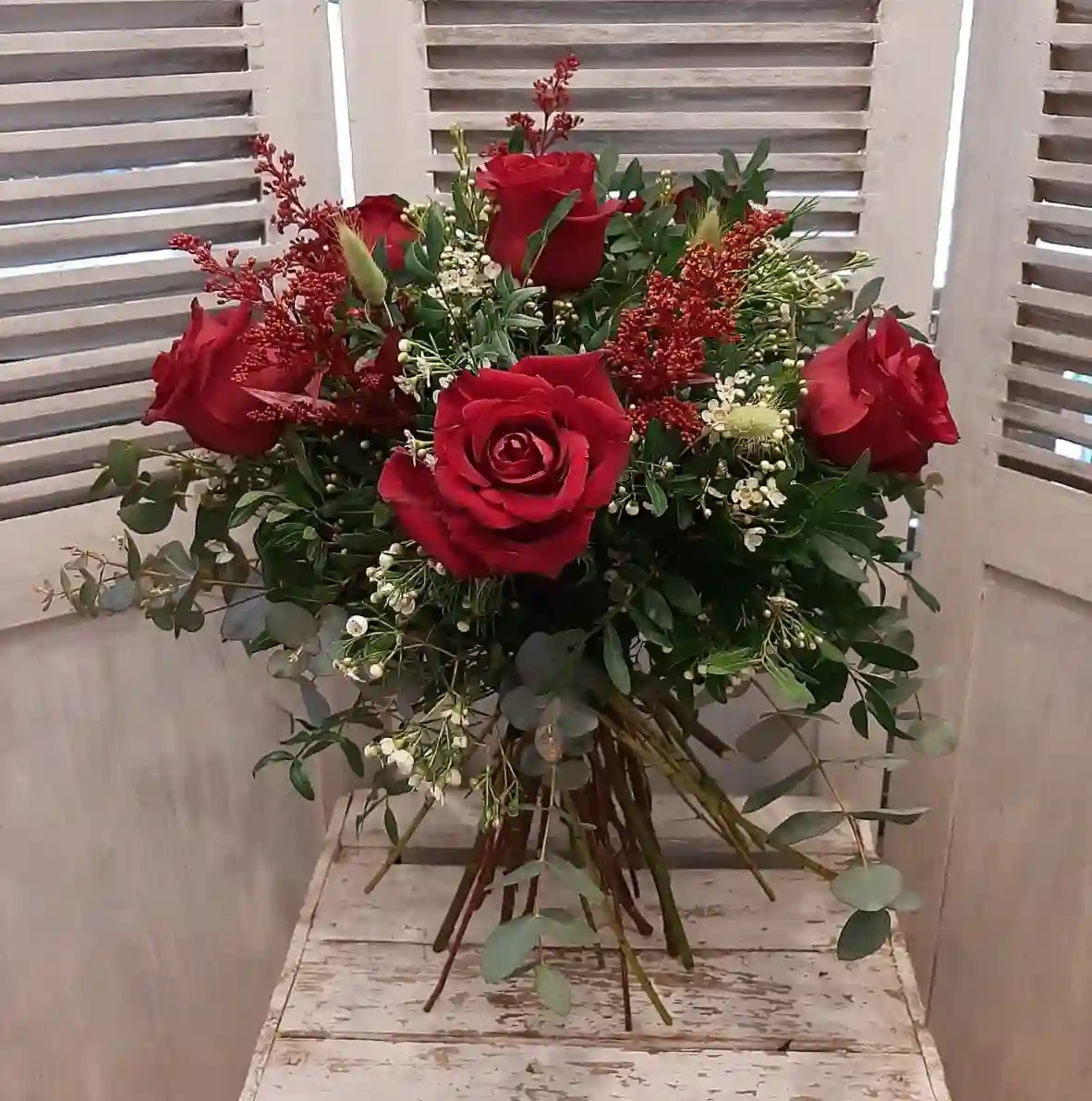 Ramo de 6 Rosas adornadas