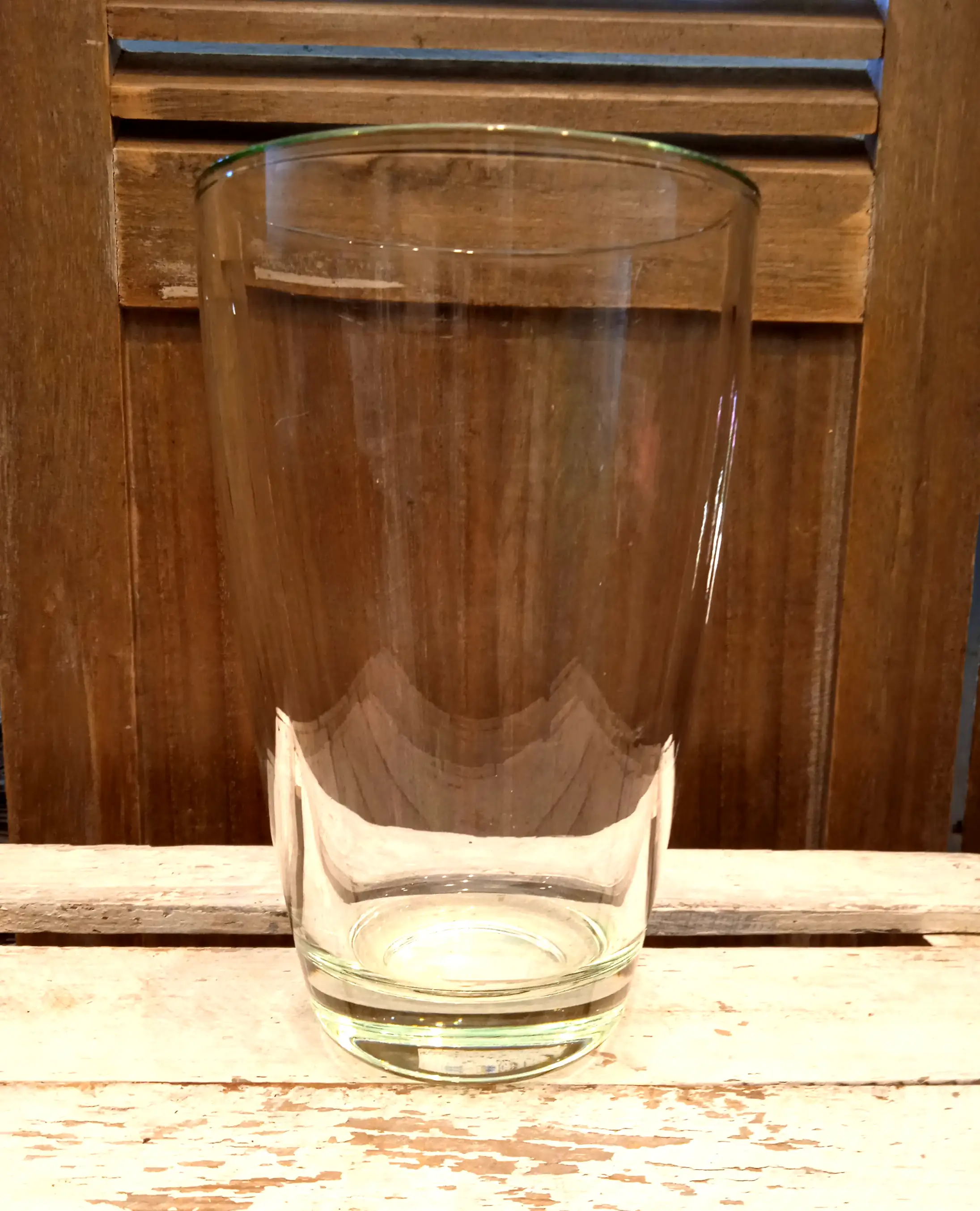 Medium glass vase