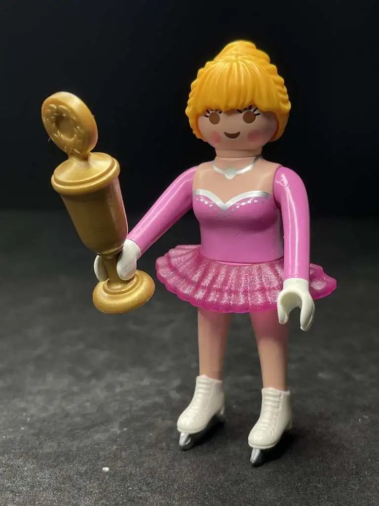 CT1329 Figura con Complementos