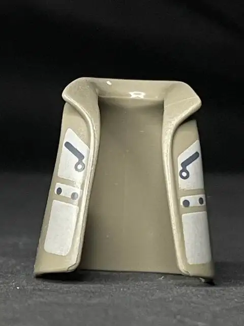 Torso_0513 sandy vest pockets with flaps