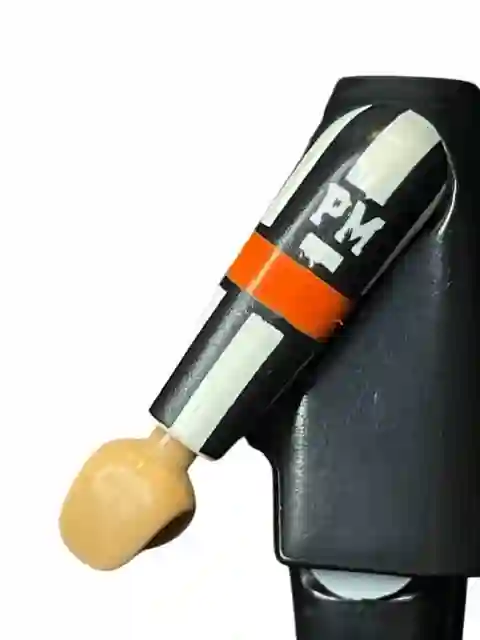 Arm_0555 white stripe arm Logo pm hand toasted leather