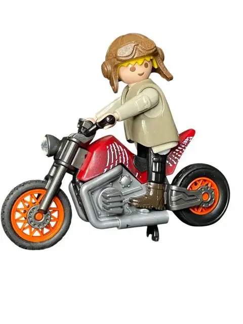 CT16067 Figure with accessories