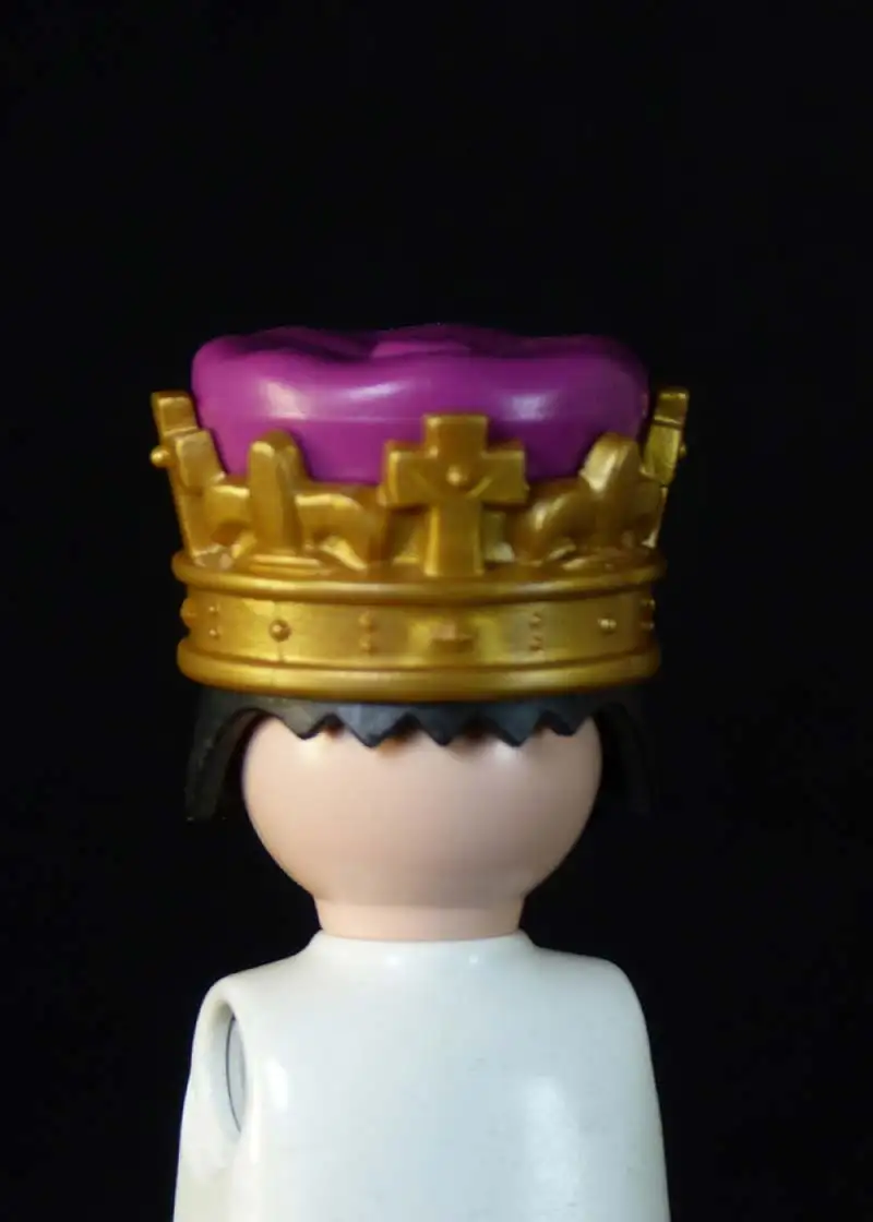 Casco_0134 Golden Corona / Bonete Magenta