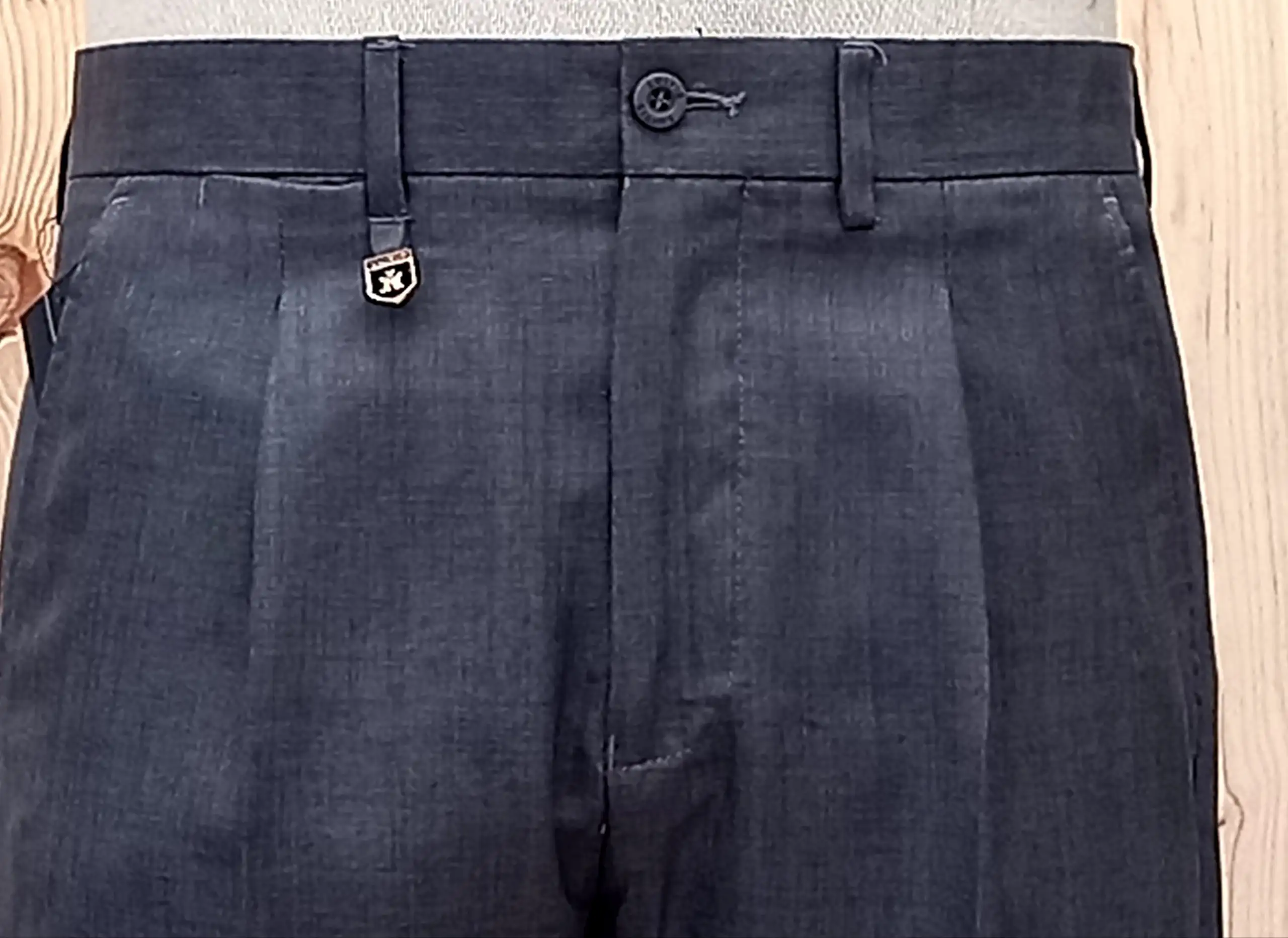 Pantalón de vestir fino con pinza verano