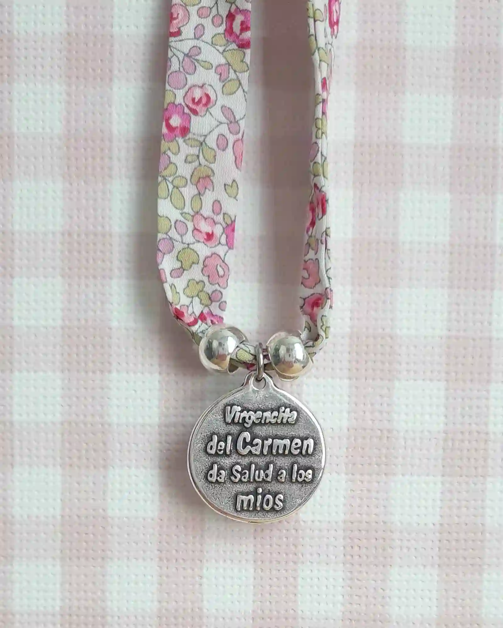 Gargantilla Virgen del Carmen Medal