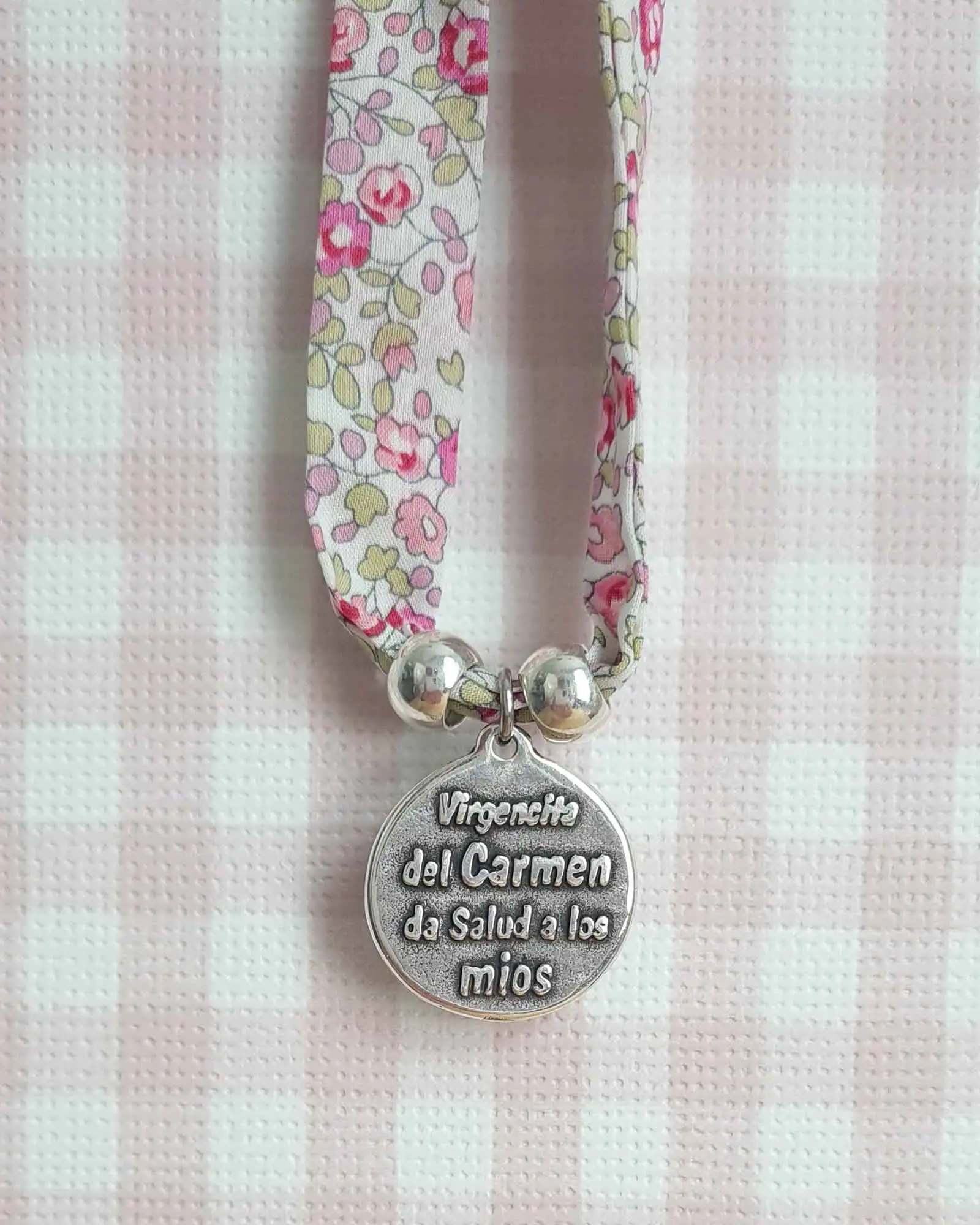 Gargantilla Virgen del Carmen Medal
