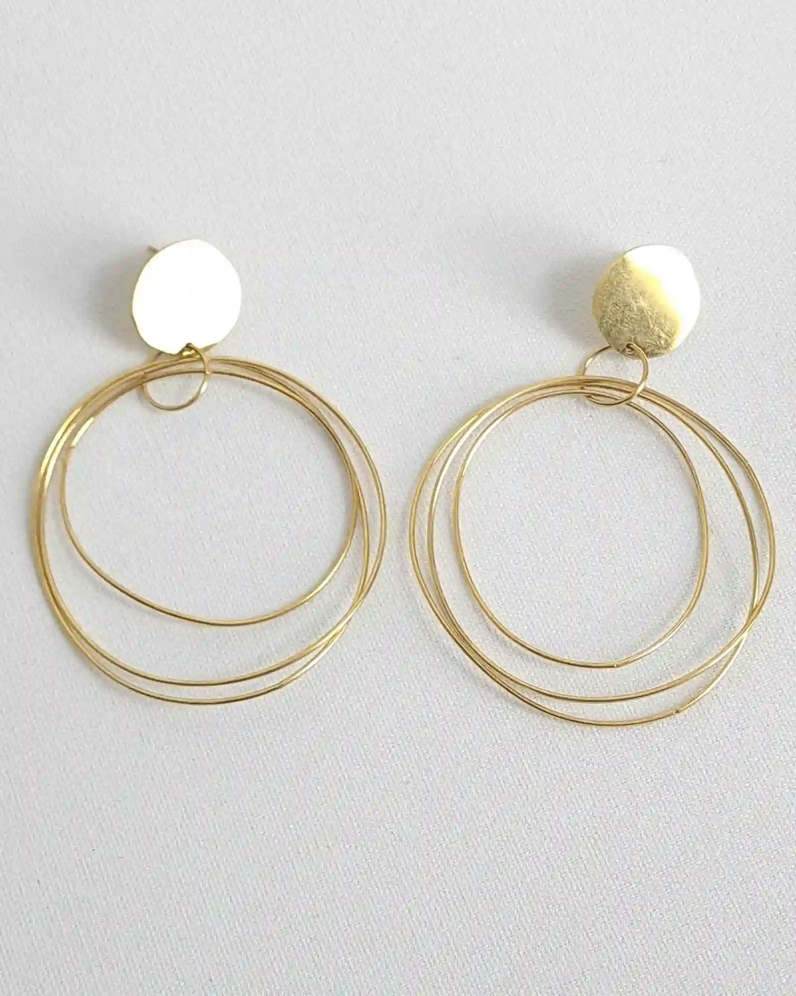 Golden hoop circles