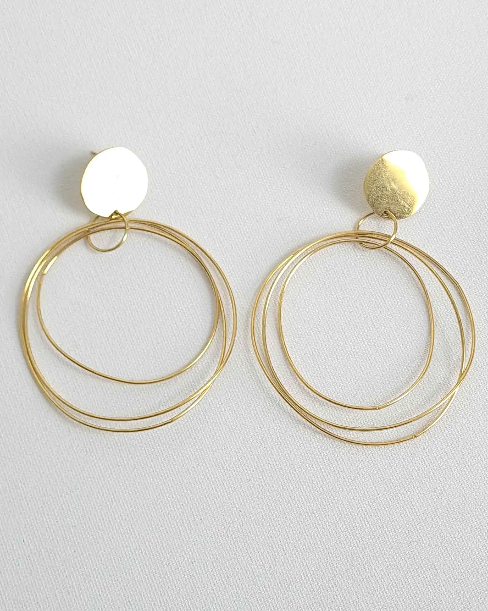 Golden hoop circles