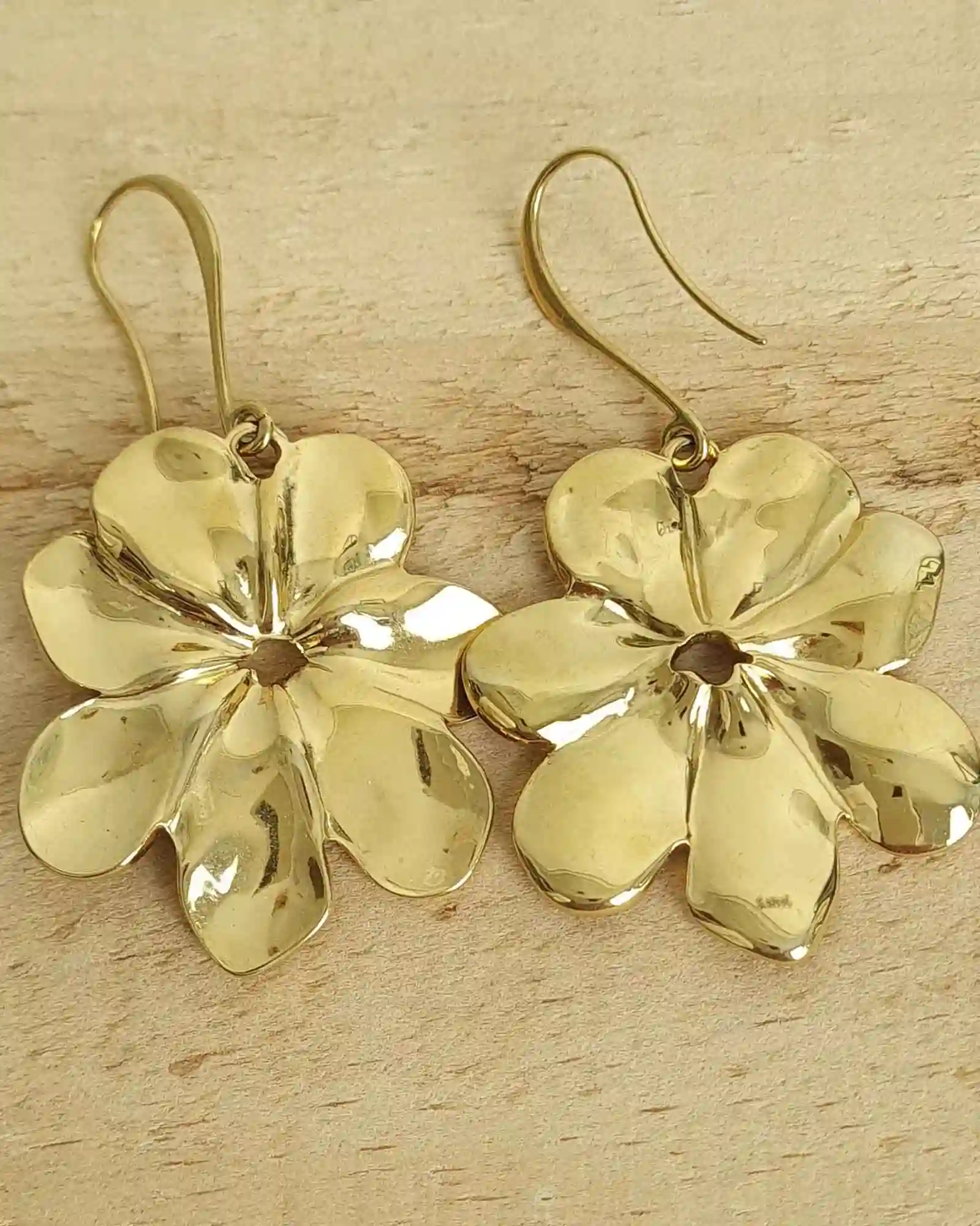 Golden earrings flower