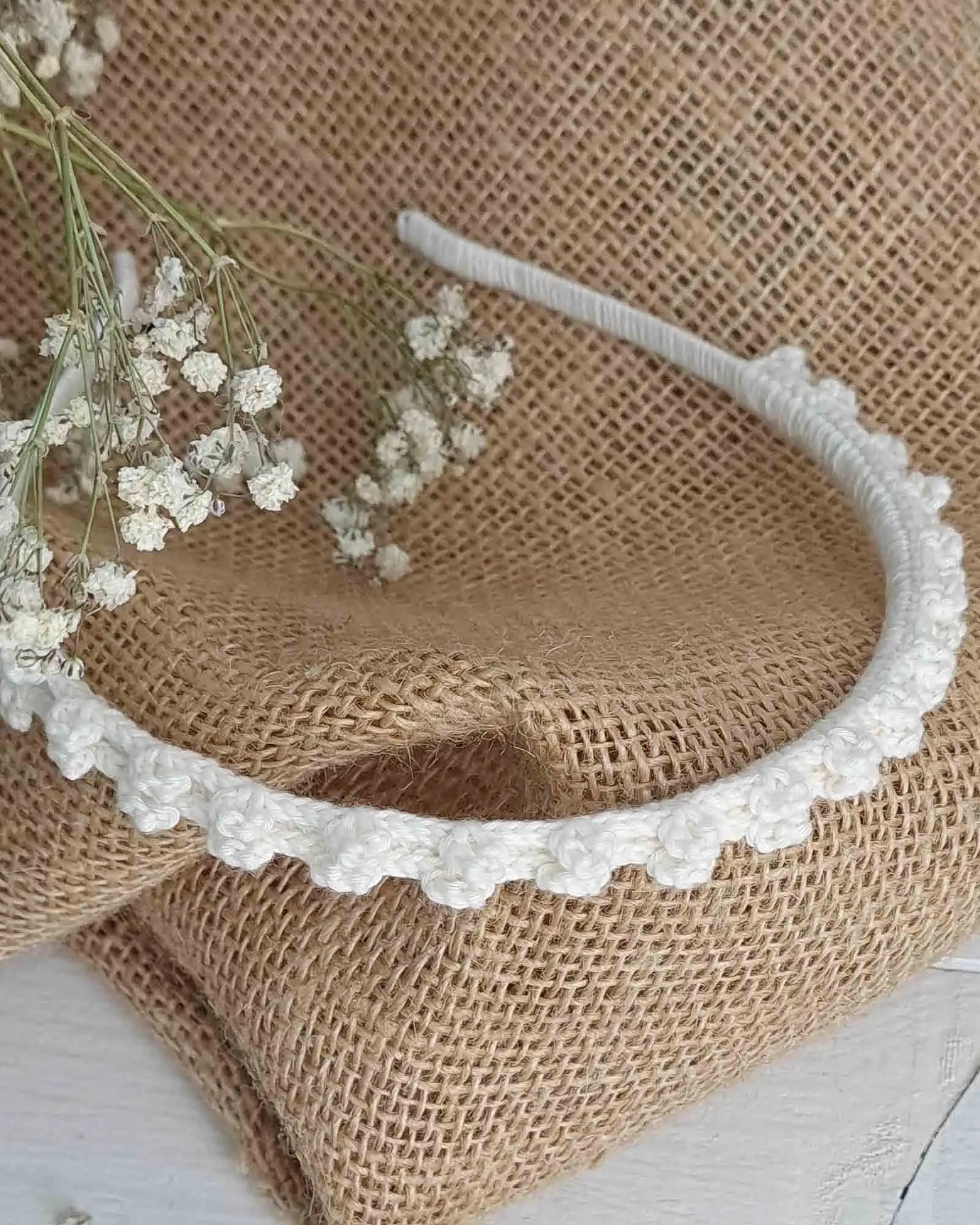 White Fine Puntilla Diadema