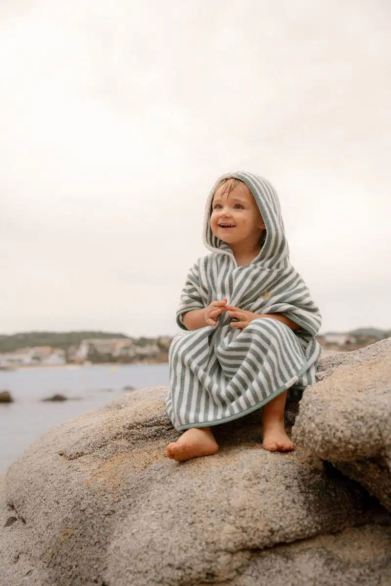 Poncho de playa Seashells y Rayas Surf Azul Little Dutch - Imagen 3