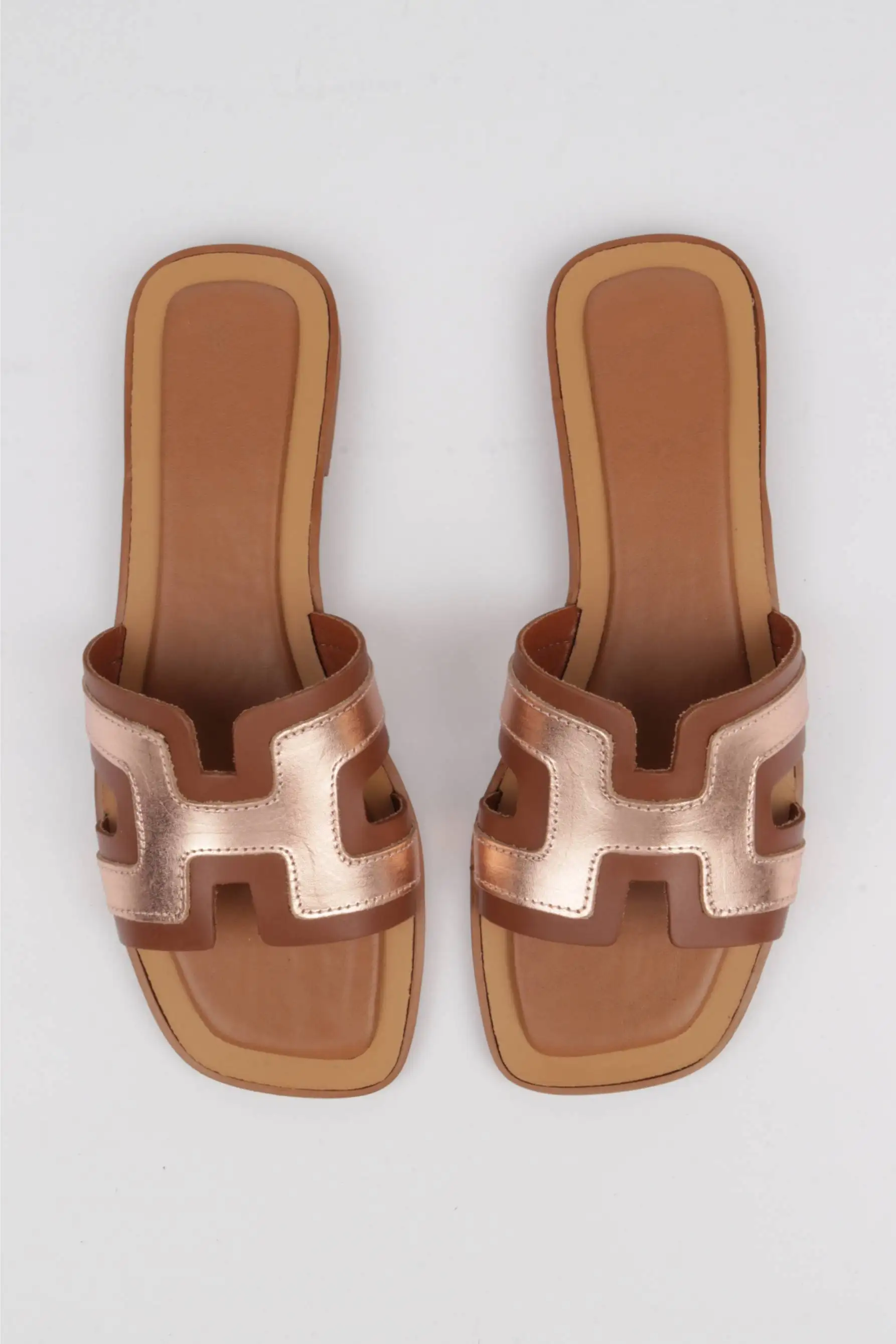 Chanclas marrones combinada piel champán
