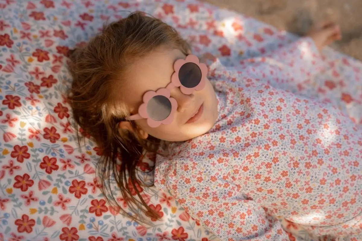 Gafas de sol redondas flor rosas Little Dutch - Imagen 2